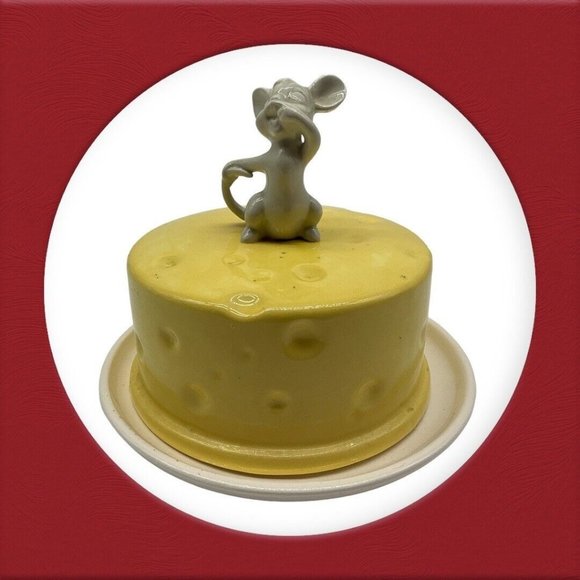 Cheese Dome In The Shape Of A Cheese Wheel w/Mouse Eating a Slice As a Handle - Picture 8 of 16